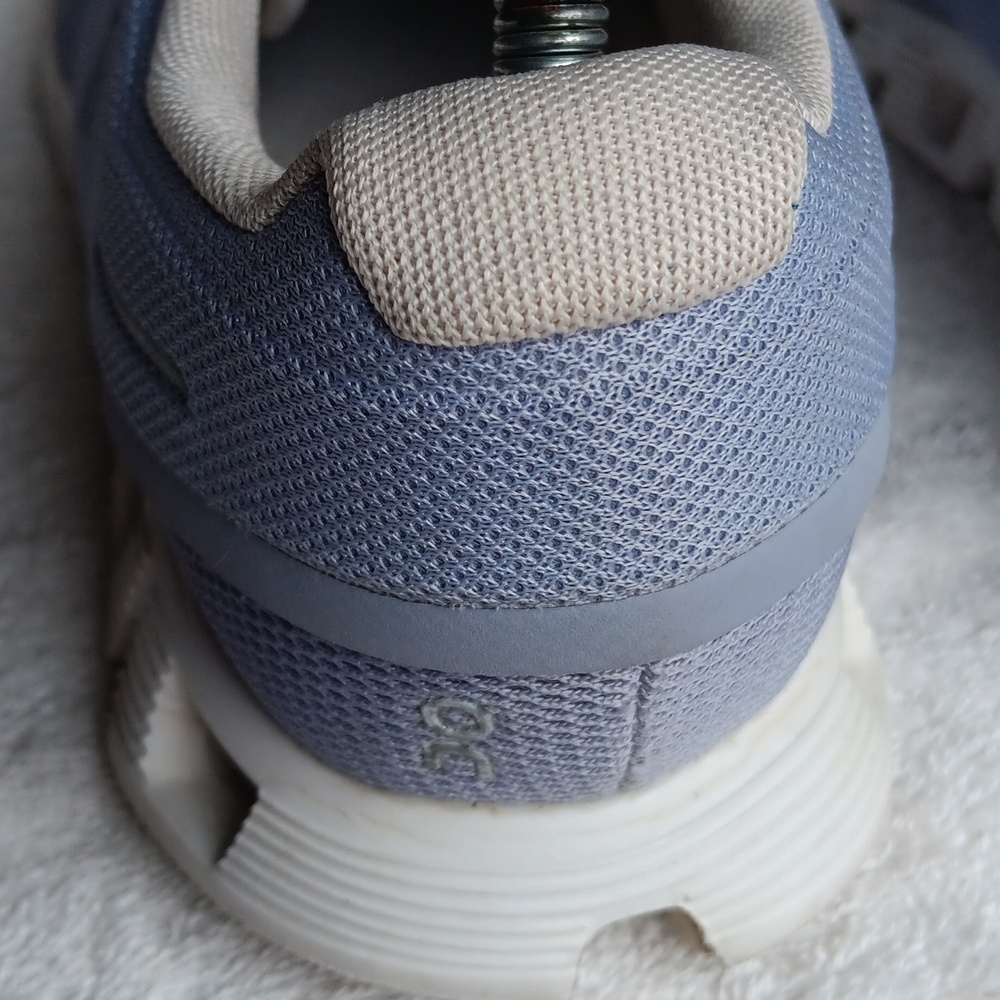 NWOT On Running Nimbus Cloud 5 - Picture 8 of 16